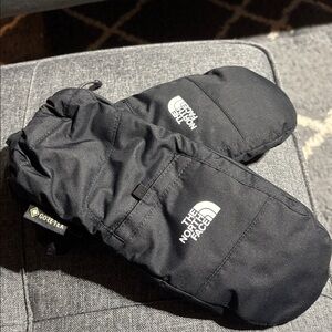 The North Face Black GORE-TEX Mittens